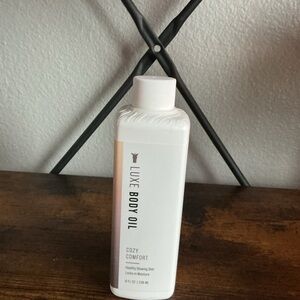 Luxe Cozy Comfort Body Oil - White and Black